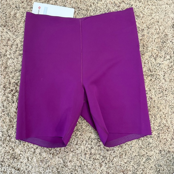 lululemon Glow Up Super-High-Rise
Short 6" - chilled grape size 10 - Picture 2 of 4